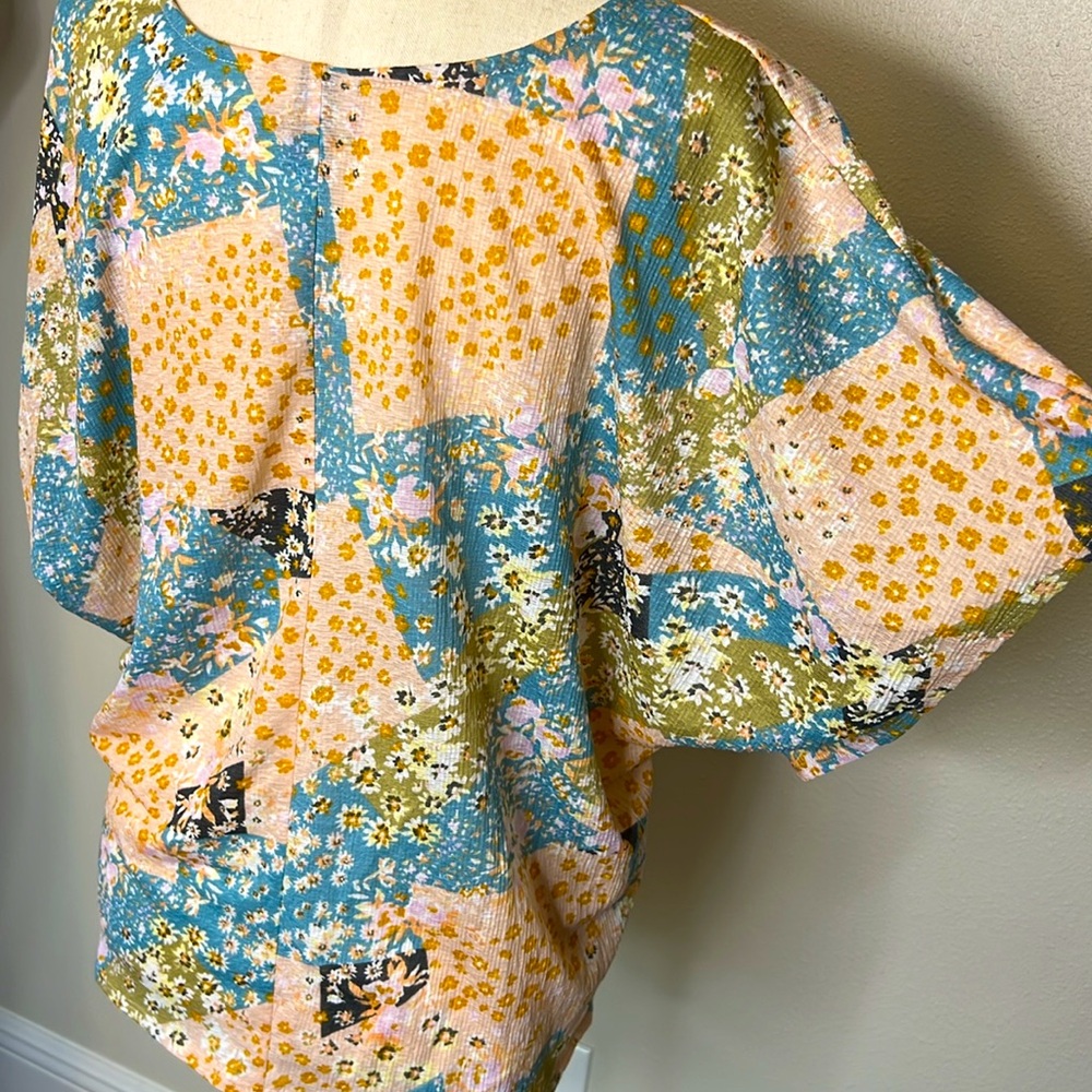 Daytrip Multicolor Patchwork Blouse - Picture 9 of 15